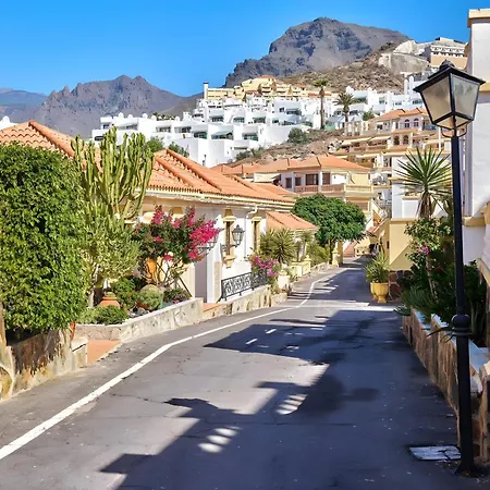 Pearl Of Windsor Park *